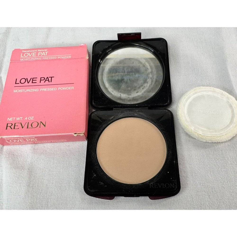Vtg Revlon Love Pat Moisturizing Pressed Powder W/ Puff 4 Oz Translucent Natural